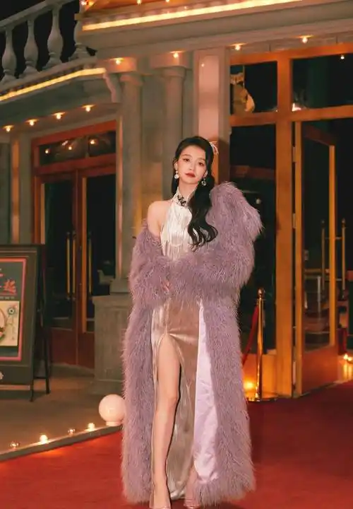 孙怡穿高开叉紫色旗袍秀长腿 香肩半露 性感撩人 美艳绝伦_氛围_民国