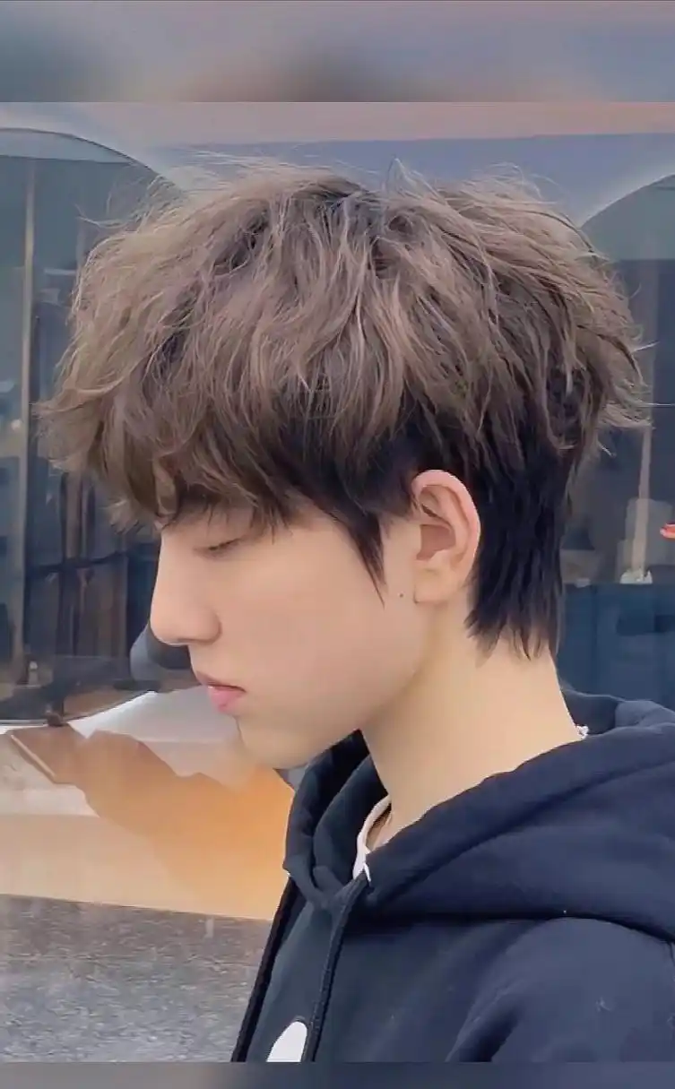 男生发型这样烫发型蓬松有型,方便好打理 男生纹理烫 ,男生气垫烫