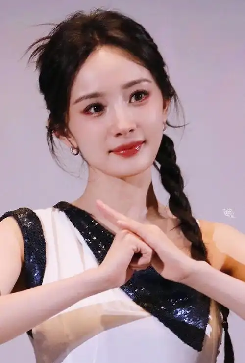 双眼睛啊##杨幂好有故事的双眼#谁能拒绝杨幂的眼睛,根本拒绝不了好吧