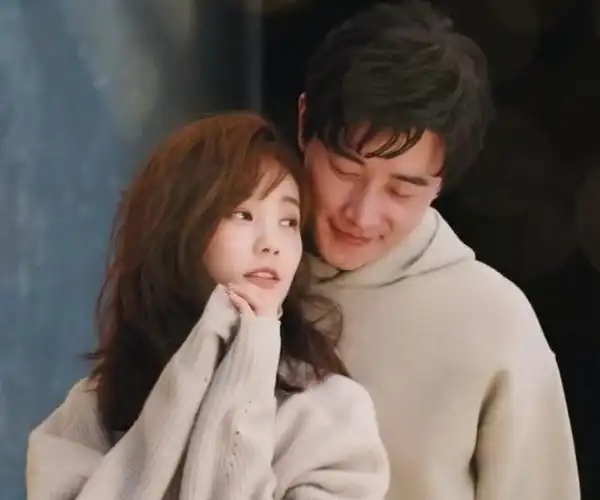 罗晋李一桐同框拍写真,看到两人穿现代装秀甜蜜,开心不起来_网易订阅