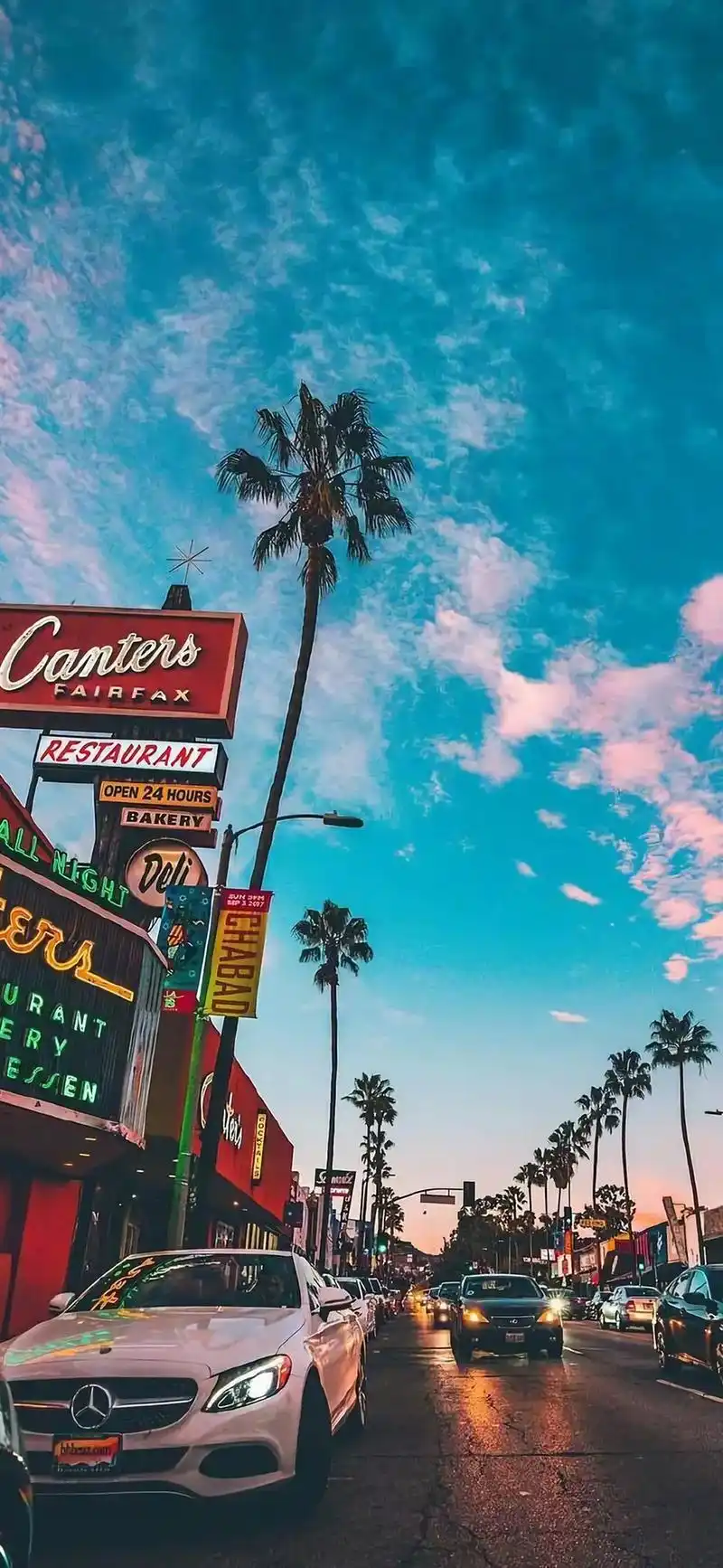 高清壁纸4k全屏60帧 抖音搜索93小程序.星空壁纸,输入jqk