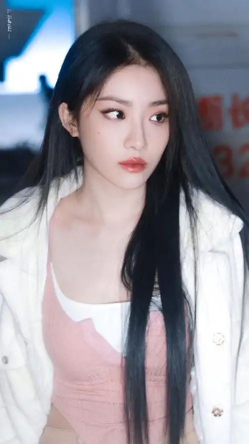 喻言超话92#喻言阿拉善舞台#工作了十几个小时08@the9-喻言