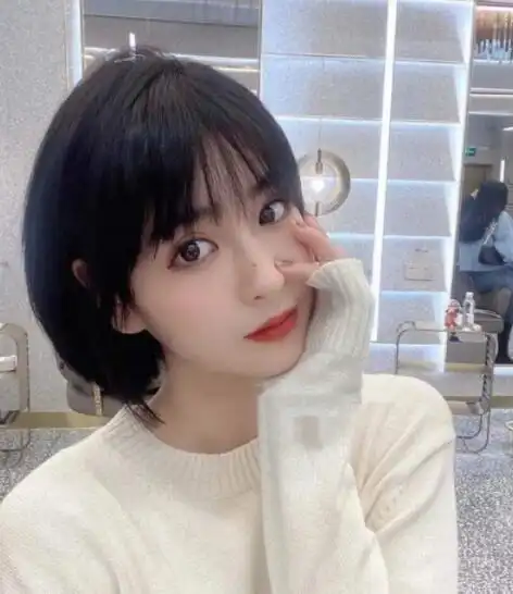 2022最洋气的减龄短发,清爽减龄的的短发