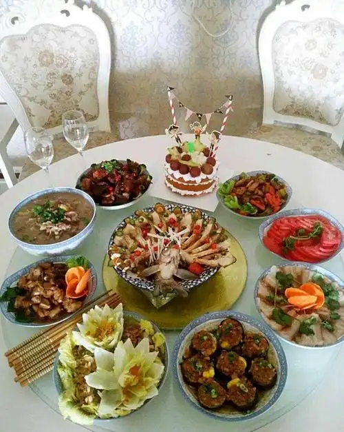 女儿过10岁生日,当妈的我亲手给她做了一桌生日晚餐!