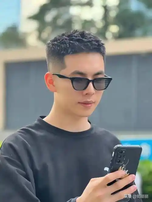 新时尚男发,款式多多任你挑选,想不帅都难_发型_男士_头发