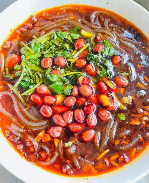 超好吃的家庭版酸辣粉麻辣开胃吃了会上瘾