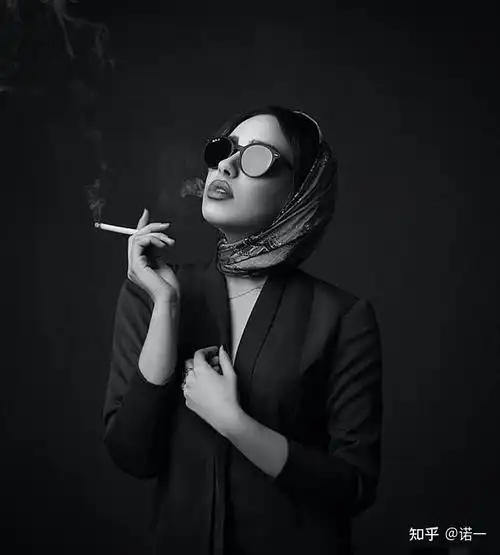 晒晒你朋友圈里女孩抽烟的照片? - 知乎