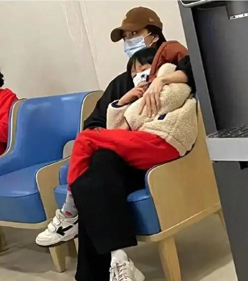 angelababy新花絮曝光!无滤镜截图暴露真实状态,暴瘦到生无可恋