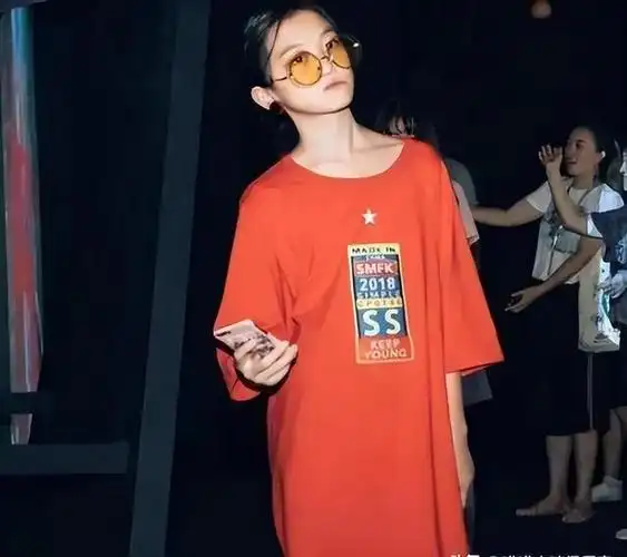 王菲11年前的决绝是对的,二婚仅两年,李亚鹏的"老毛病"又犯了