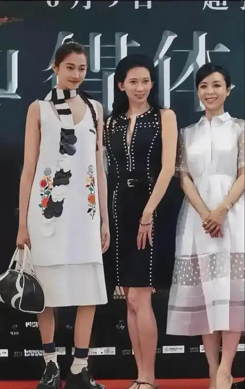 但是,关晓彤的年龄,身高,是林志玲永远不能比的.