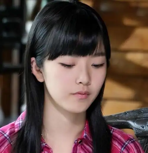 裴涩琪:"小苹果"女主角,靠r级片成名,嫁给网络主播后隐退