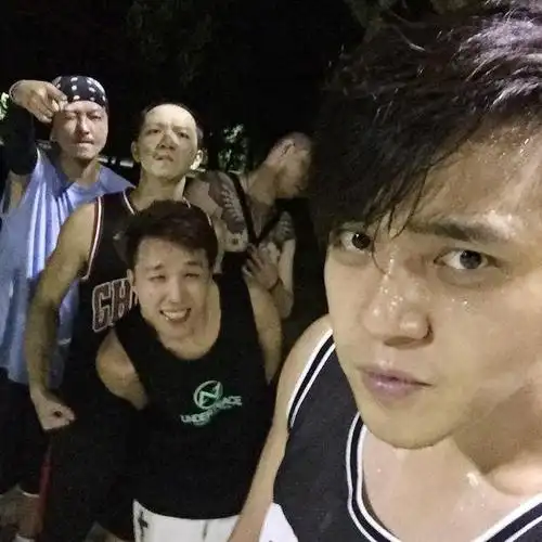 时间管理师罗志祥还是集鞋达人多人运动不怕鞋子不够穿搭了