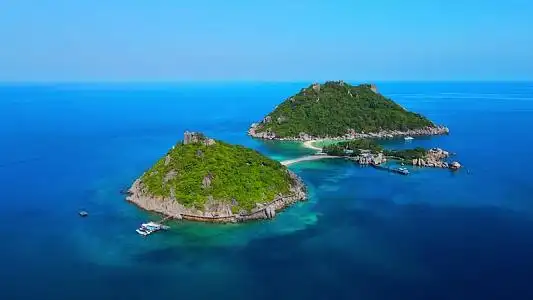 海中美丽的小岛