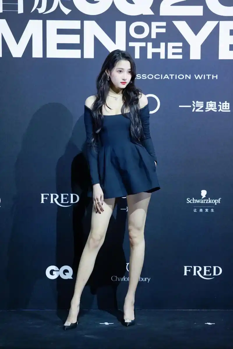 关晓彤 #美出高级感 #这样的身材你喜欢吗 #大长腿 #这 - 抖音