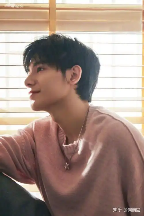 瘦了的胡先煦直接从奶萌弟弟变身国民男友养成系的快乐谁懂哇