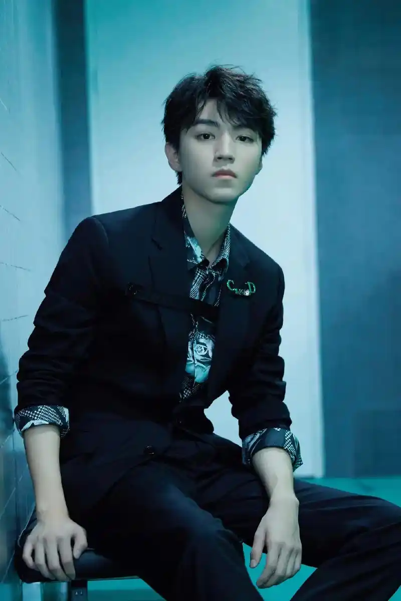 王俊凯系列高清壁纸  - 抖音