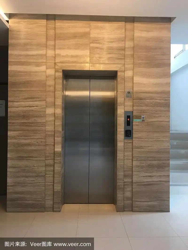 酒店电梯门.