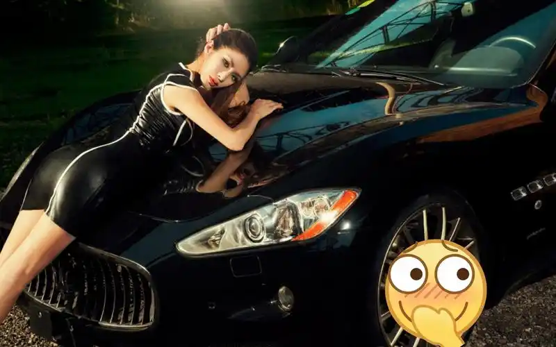 活动作品汽车美女高跟鞋飙车加油