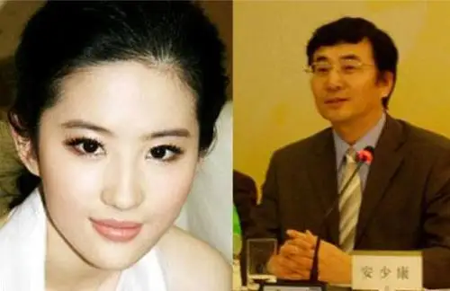 离婚后,爷爷奶奶非常希望由他们和儿子抚养刘亦菲,但刘晓莉坚决不放弃