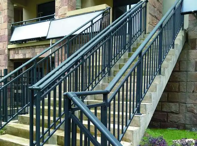 露天楼梯扶手用什么材料