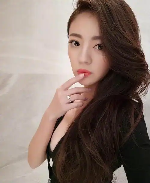 台湾美女演员安以轩