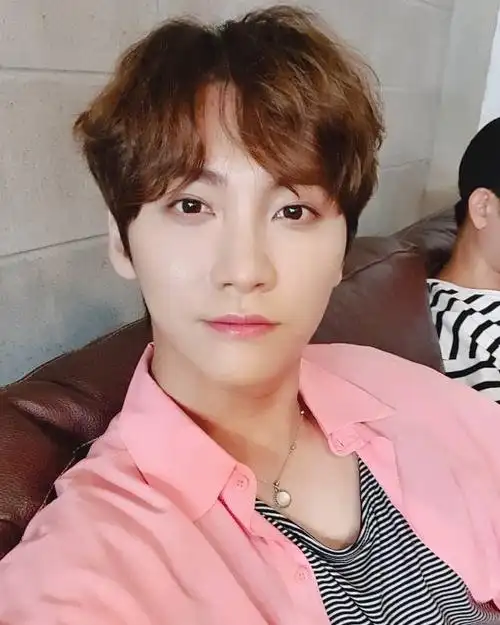 ftisland出身的宋承炫今日低调入伍服役