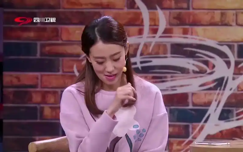 张小斐许君聪相亲爆笑小品:一年365天,许君聪相了八佰来回亲