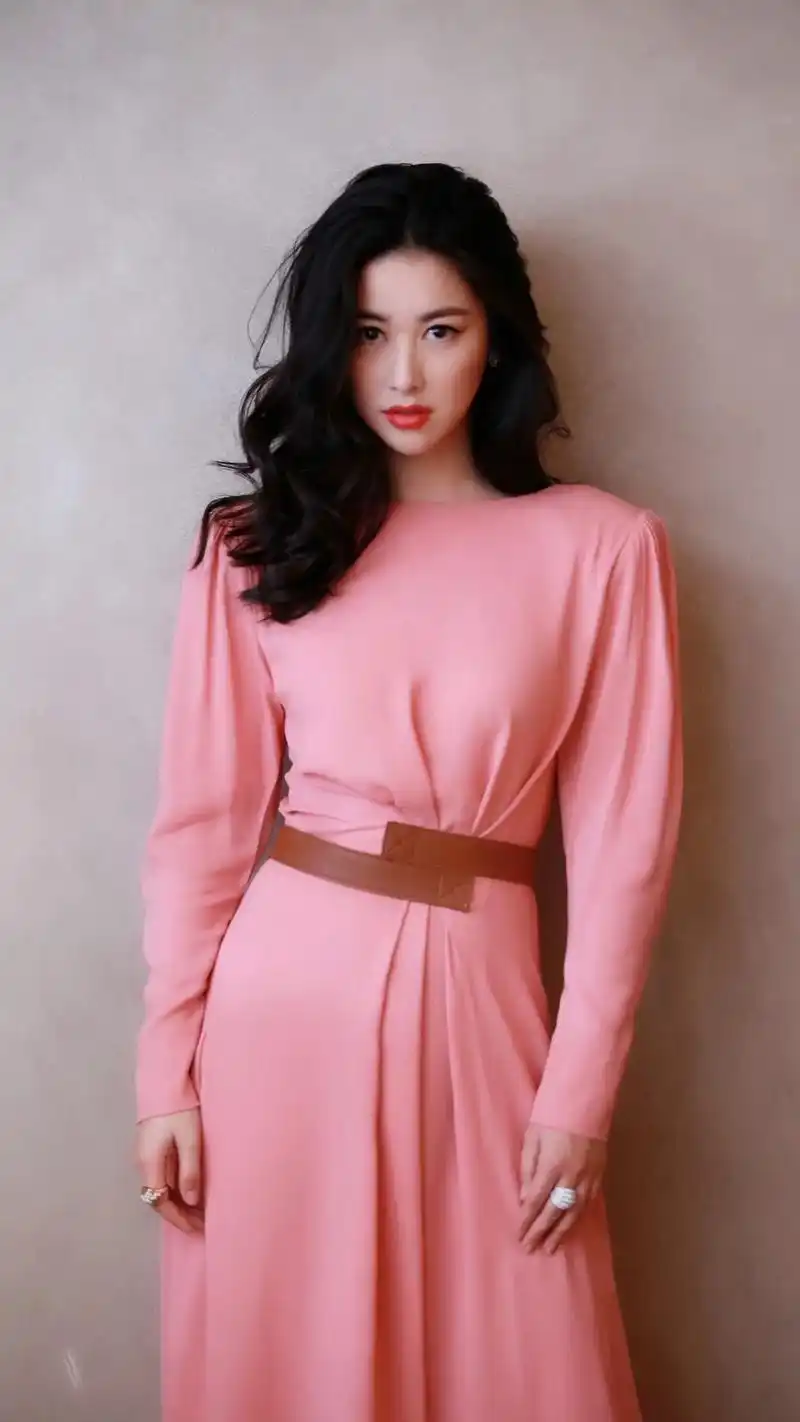 朱珠绝美壁纸.#朱珠 #明星壁纸 #明星女神 - 抖音