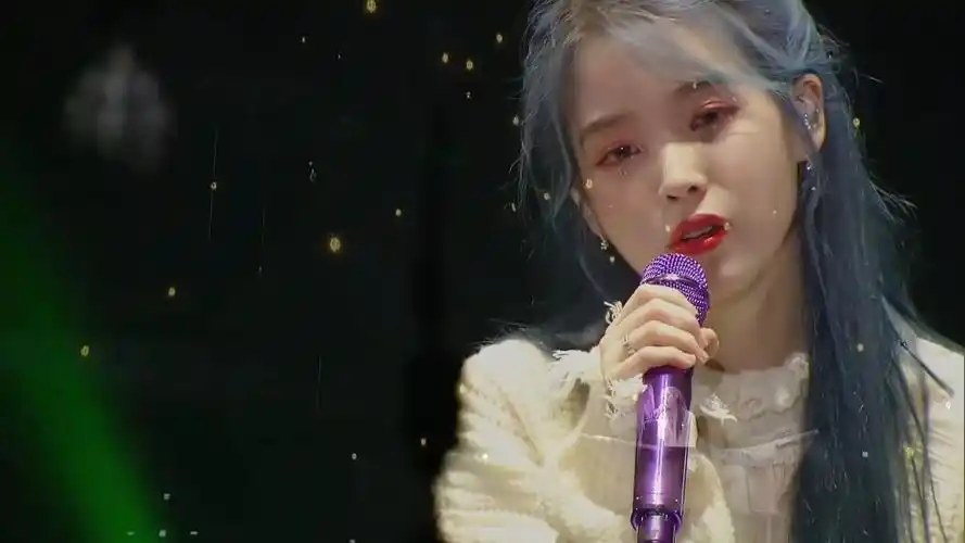 【iu】19年首尔演唱会深情演唱《夜信》