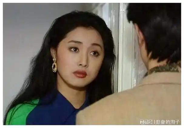 刘蓓:曾被冯小刚捧红,3婚和前夫续缘,如今继子星途大红大紫|张黎|演员