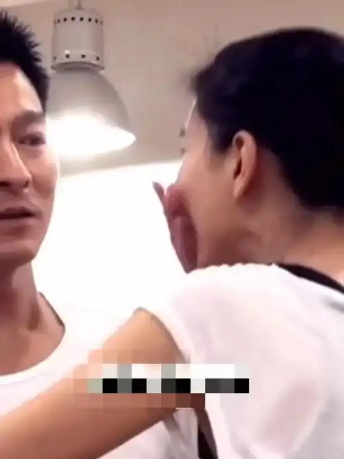 高圆圆跟刘德华学跳舞