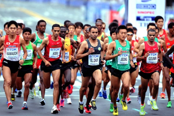 烟台马拉松训练营备战"龙马" 官方配速员畅跑大南山