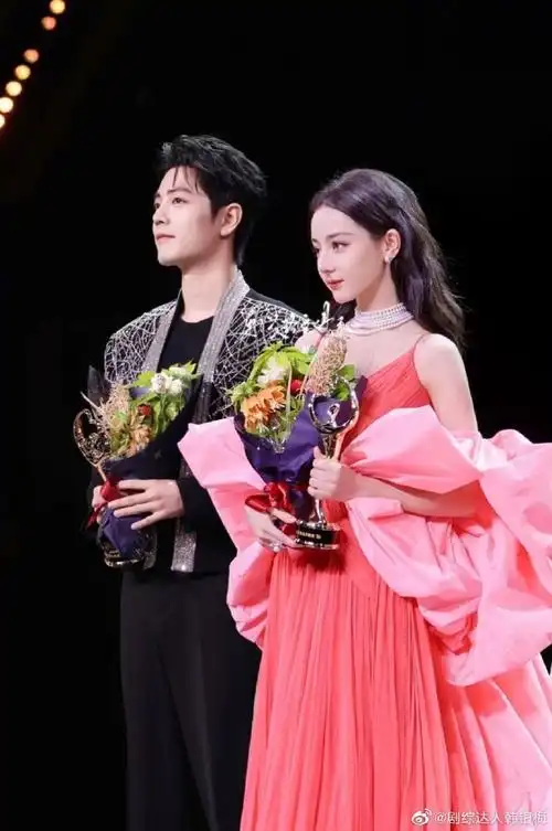 肖战×迪丽热巴内娱男顶流和女顶流,好多人都希望他俩能合作吧00