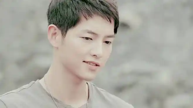 宋仲基《太阳的后裔》高清剧照壁纸