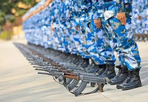 解放军的新步枪帅炸