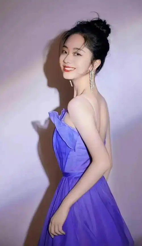 谭松韵的12张美照每张图片皆是珍藏版