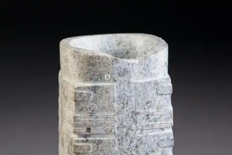 良渚兽面纹玉琮