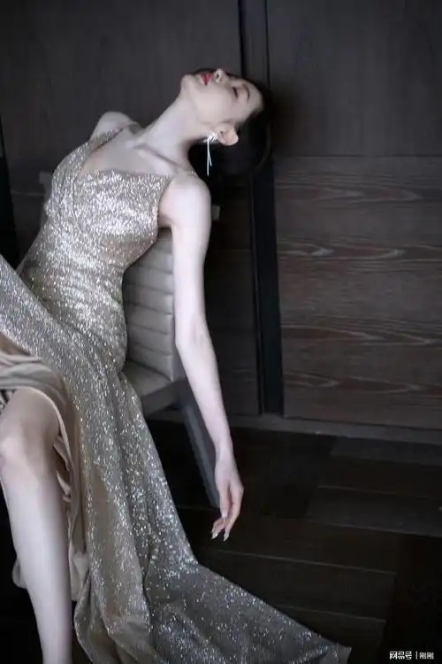 冰肌玉骨张天爱|御姐|美颜|大长腿|古典乐_网易订阅