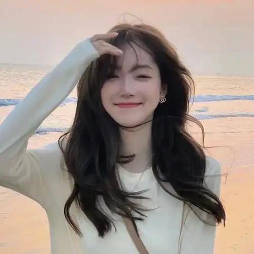 笑的很开心很甜的女生头像  绝绝子