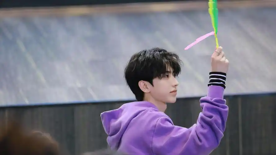 电脑壁纸 明星 大陆明星 男神蔡徐坤青春有你pd形象