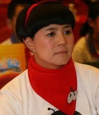 52岁"金龟子"刘纯燕现身,元气活泼堪称逆生长 网友:永远年轻