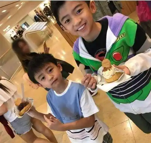 他才是最帅星二代!_谢霆锋_丁禹兮_长相