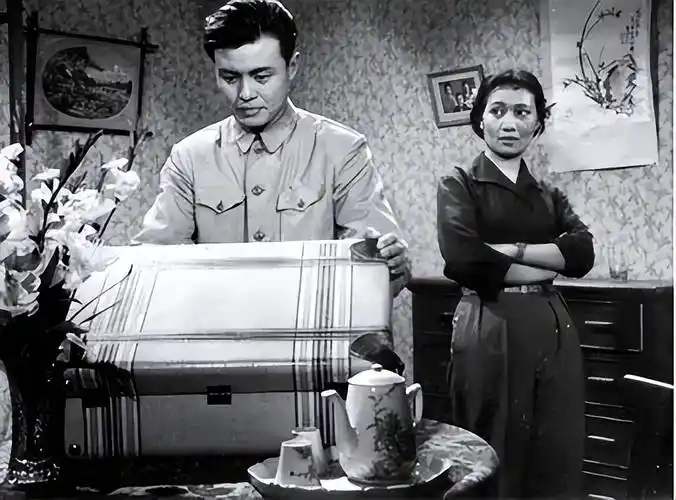 老电影里"最美女特务",谁能当选?_白玫_影片_崔国芳