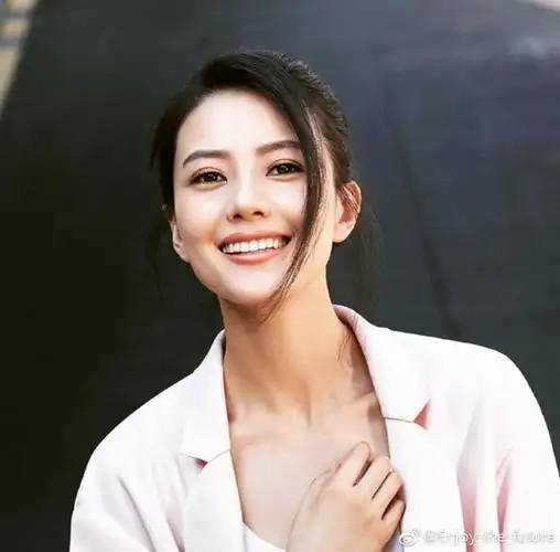 完美女神高圆圆:超喜欢她充满自信的笑容