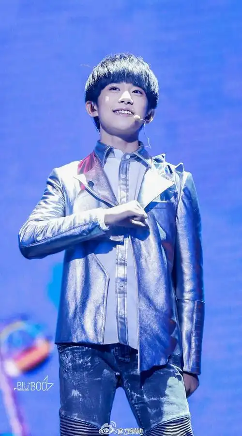 [tfboys][新闻]150815 tfboys两周年演唱会 感恩粉丝