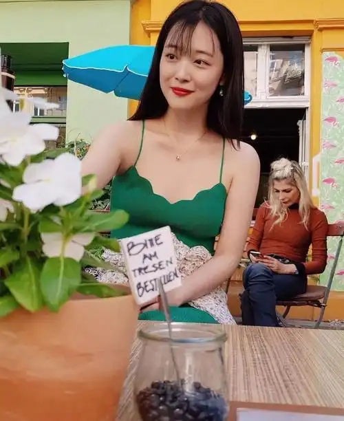 崔雪莉更新ins私照 少女气息青春无敌