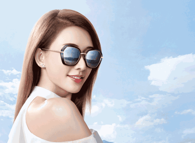 冻龄女神林志玲现身城西能零距离见面竟是为了鉴赏