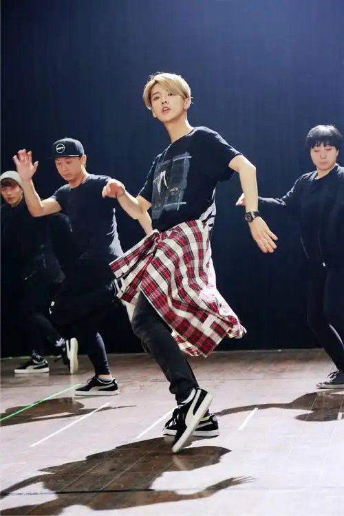 鹿晗～reloaded巡回演唱会媒体见面会北京