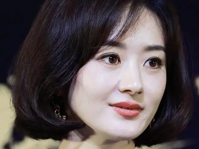 赵丽颖 新晋飞天视后 短发真的好适合颖宝啊 这高清怼脸状态也太玖怂