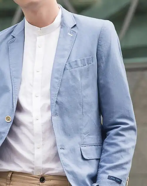 浅蓝色简约休闲西装